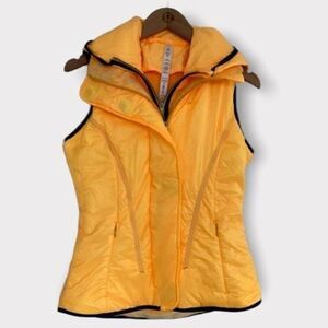 Lululemon Glacier Women's Yellow Hooded Ski/ Windbreaker Puffer Vest Size 4 Rare